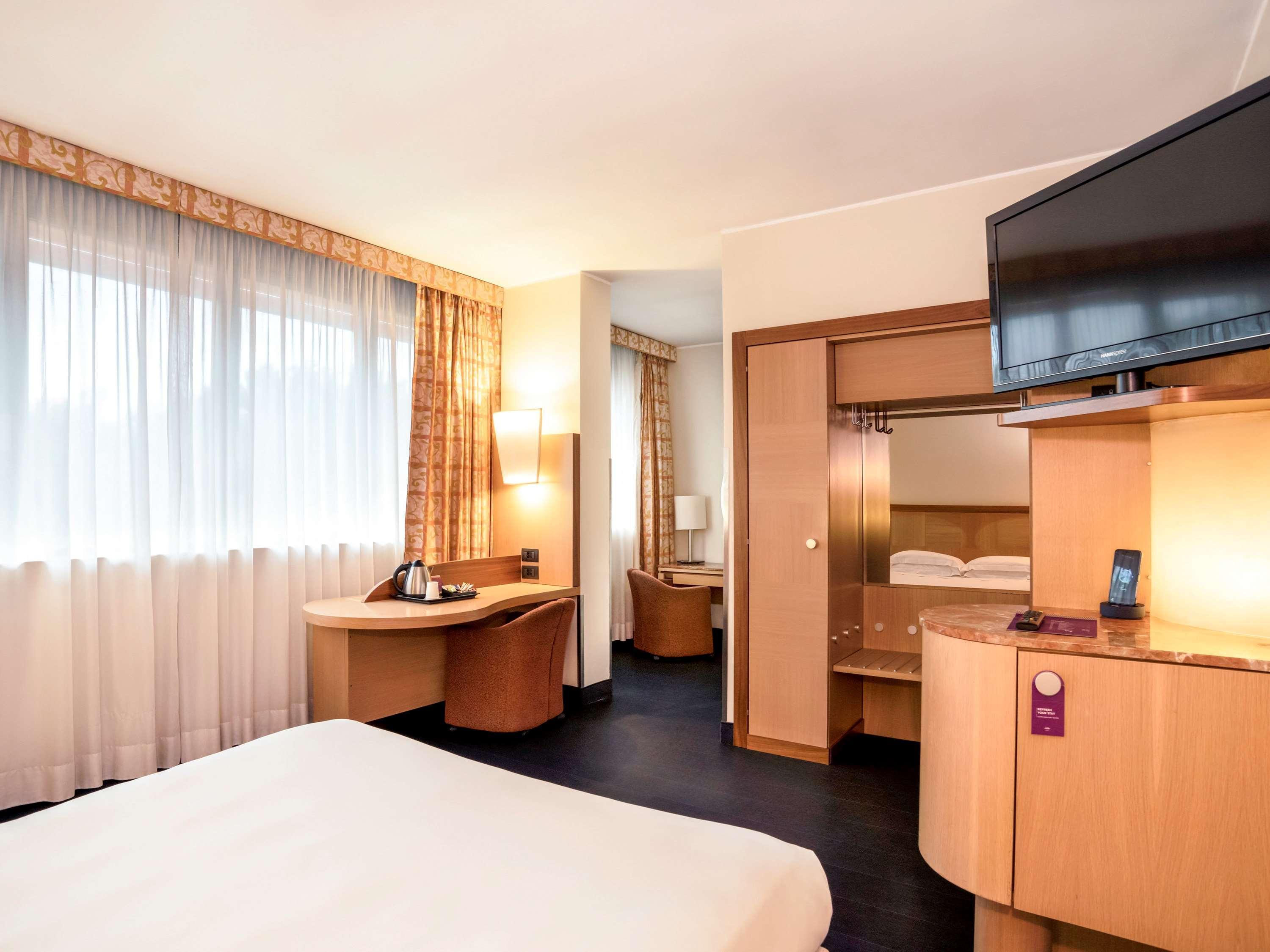 Hotel Mercure West Rom