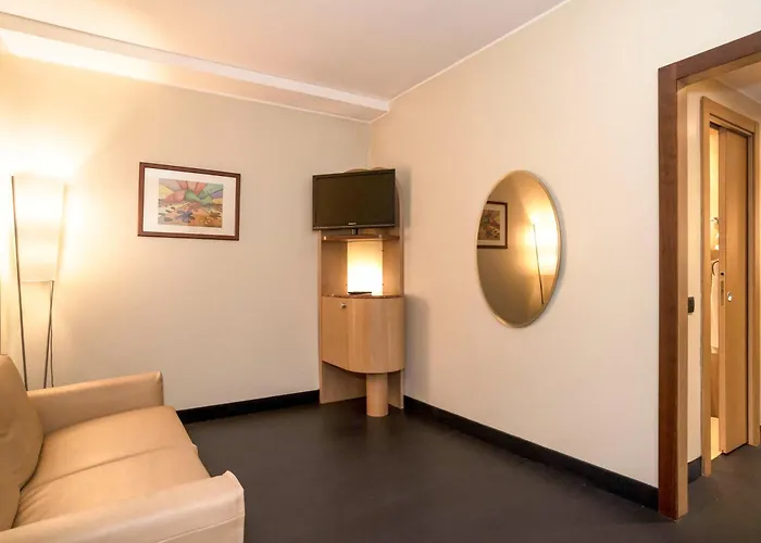 Mercure Roma West